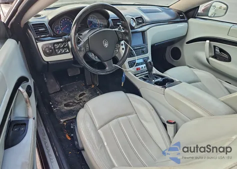 2009 Maserati Granturismo z USA, uszkodzony, nr VIN ZAMGJ45A890042767